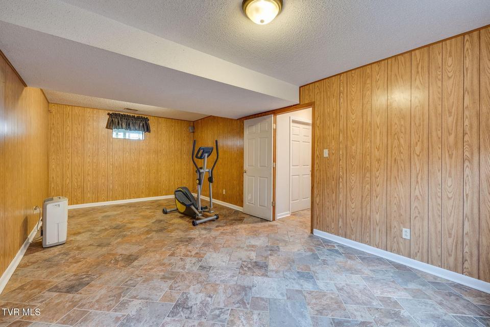 Photo #32: 216 Lindas Way