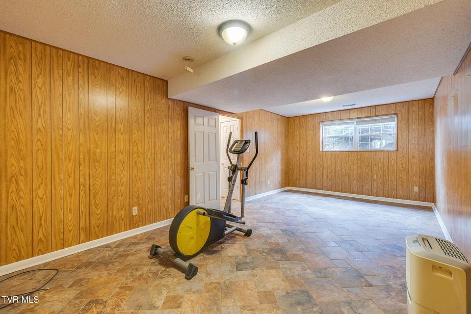 Photo #33: 216 Lindas Way