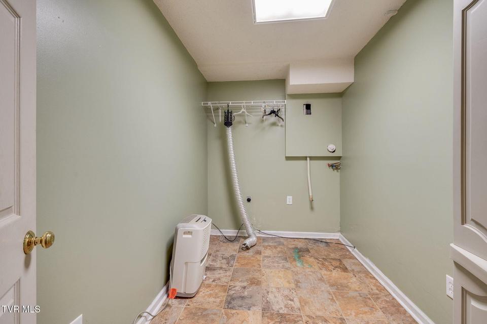 Photo #31: 216 Lindas Way