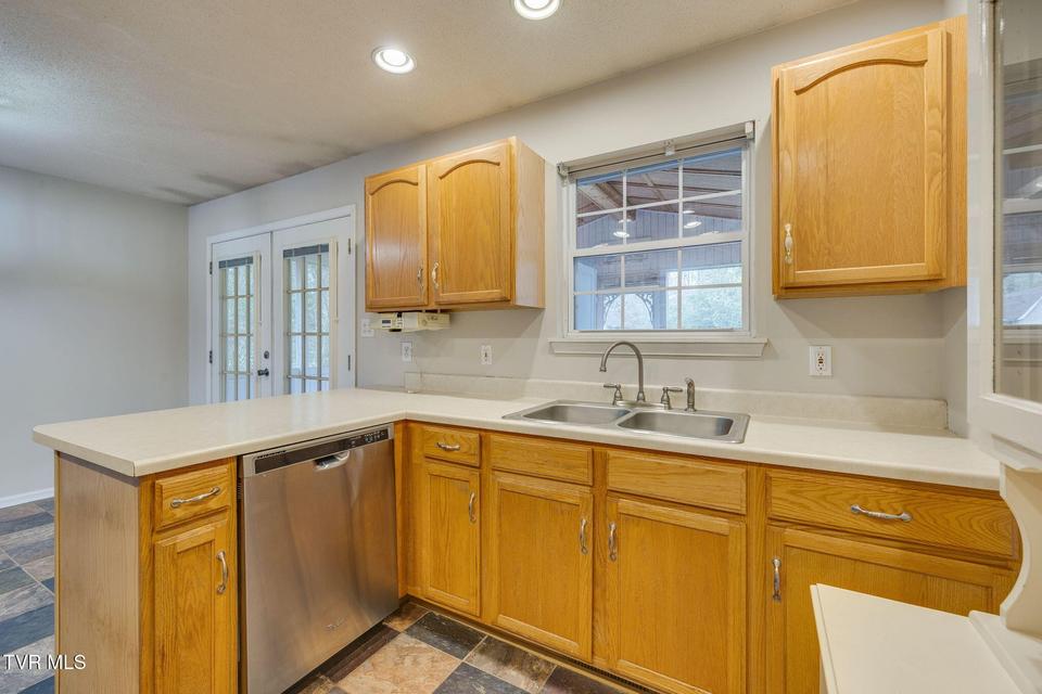 Photo #13: 216 Lindas Way