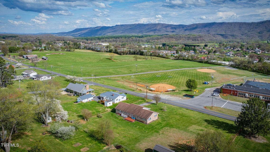 Photo #3: 445 Old Stage Road