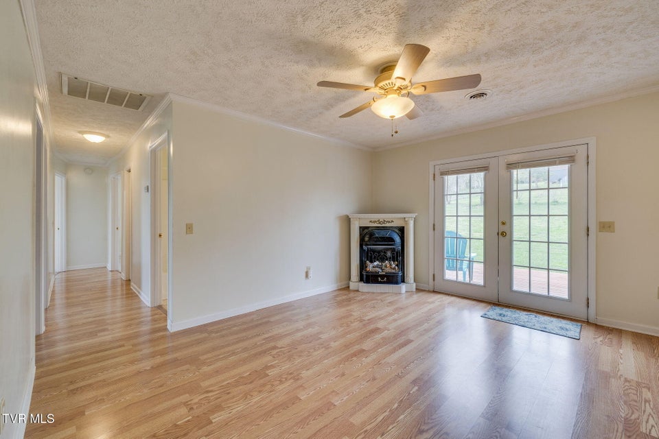 Photo #11: 445 Old Stage Road