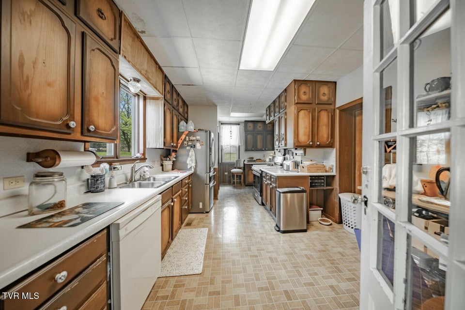 Photo #10: 294 Clifton Heights Road