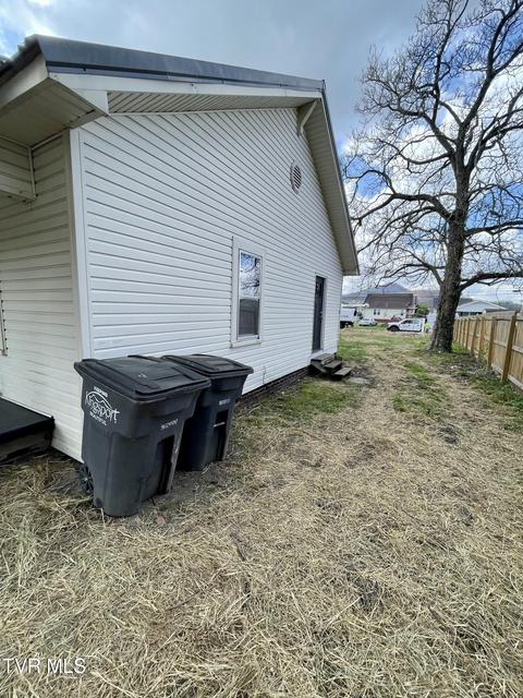 Photo #5: 822 Mapleoak Lane