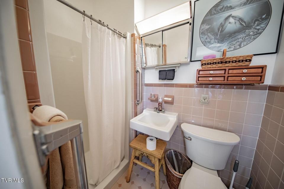 Photo #29: 294 Clifton Heights Road