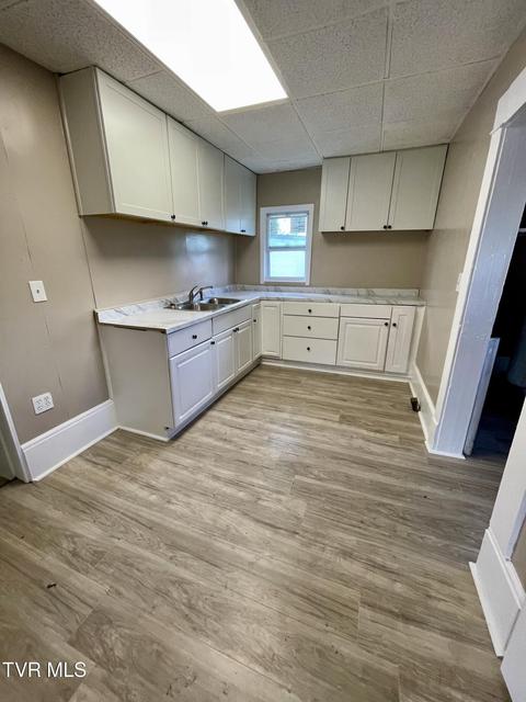 Photo #10: 822 Mapleoak Lane