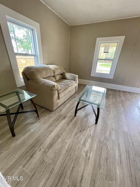 Photo #8: 822 Mapleoak Lane