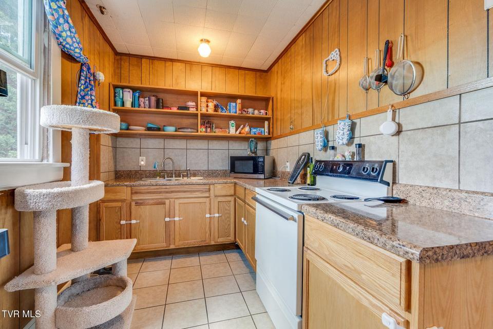 Photo #16: 620 Cherry Street