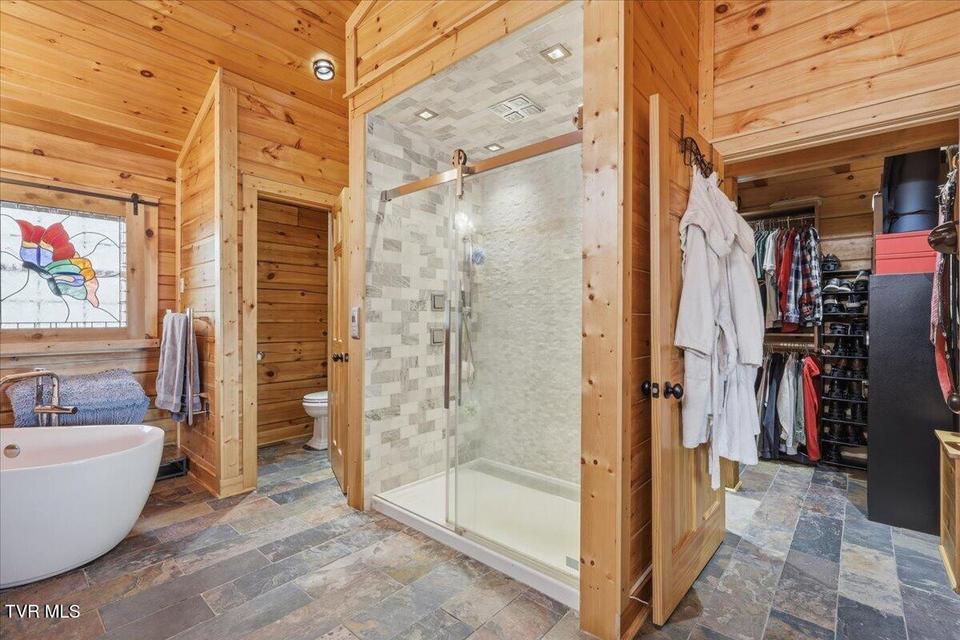 Photo #35: 430 Filet Lane