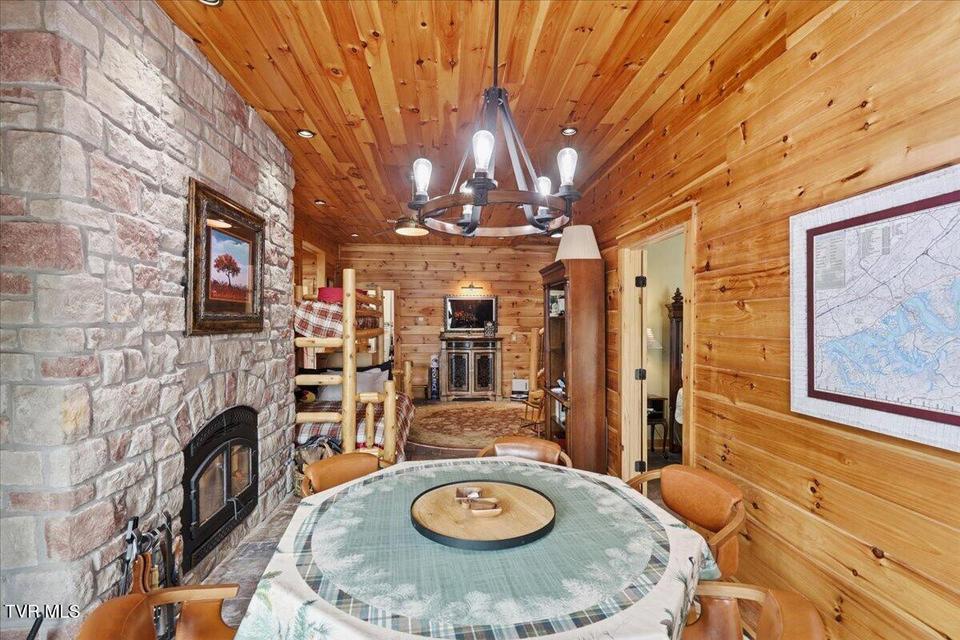 Photo #45: 430 Filet Lane