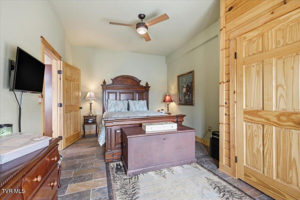 Photo #51: 430 Filet Lane