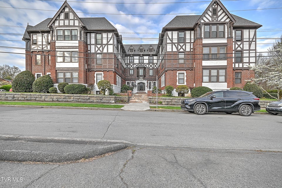 Photo #32: 701 Locust Street