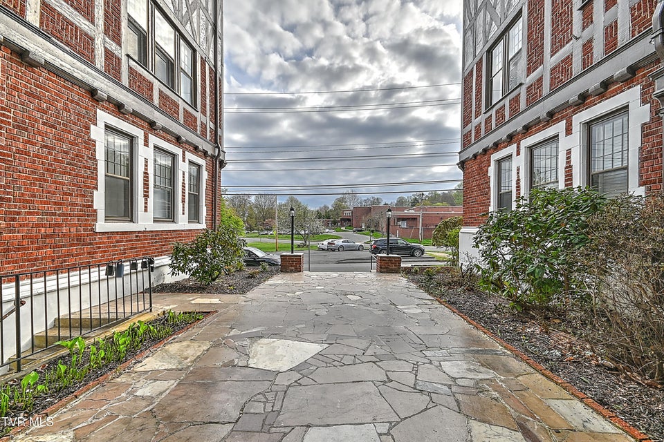 Photo #37: 701 Locust Street