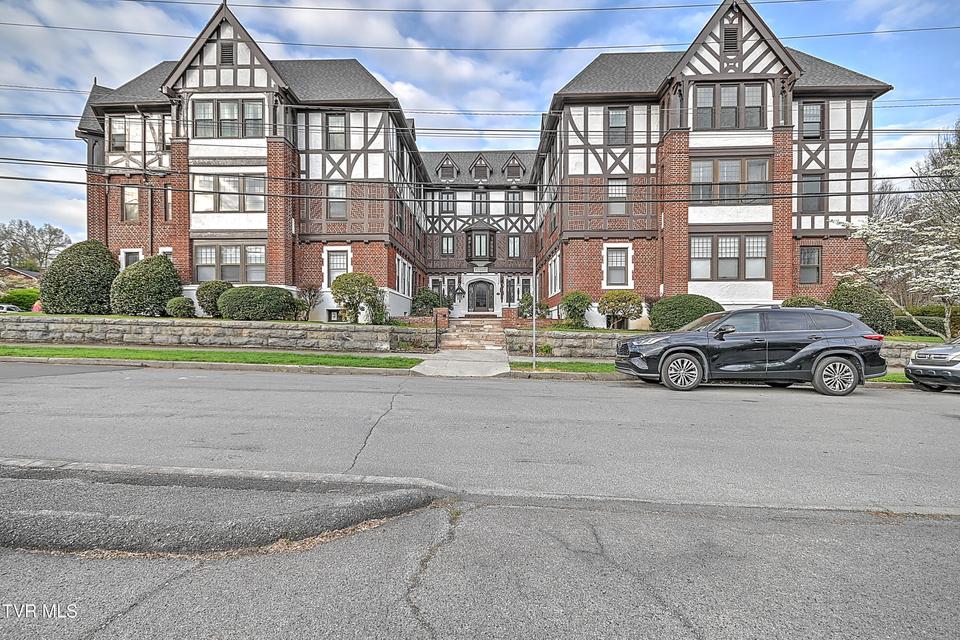 Photo #33: 701 Locust Street