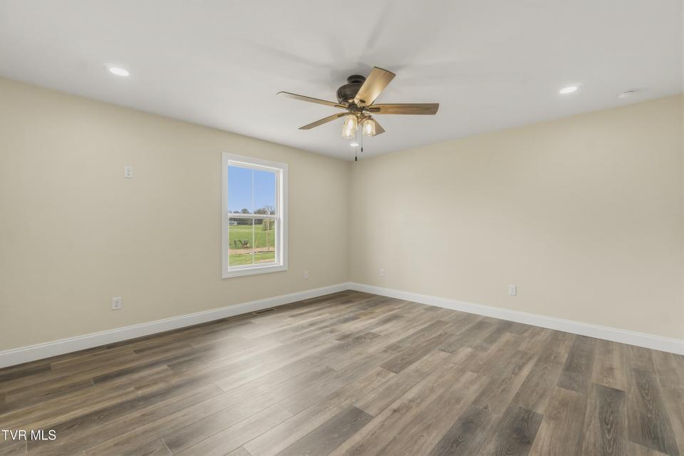 Photo #32: 410 Gibson Loop