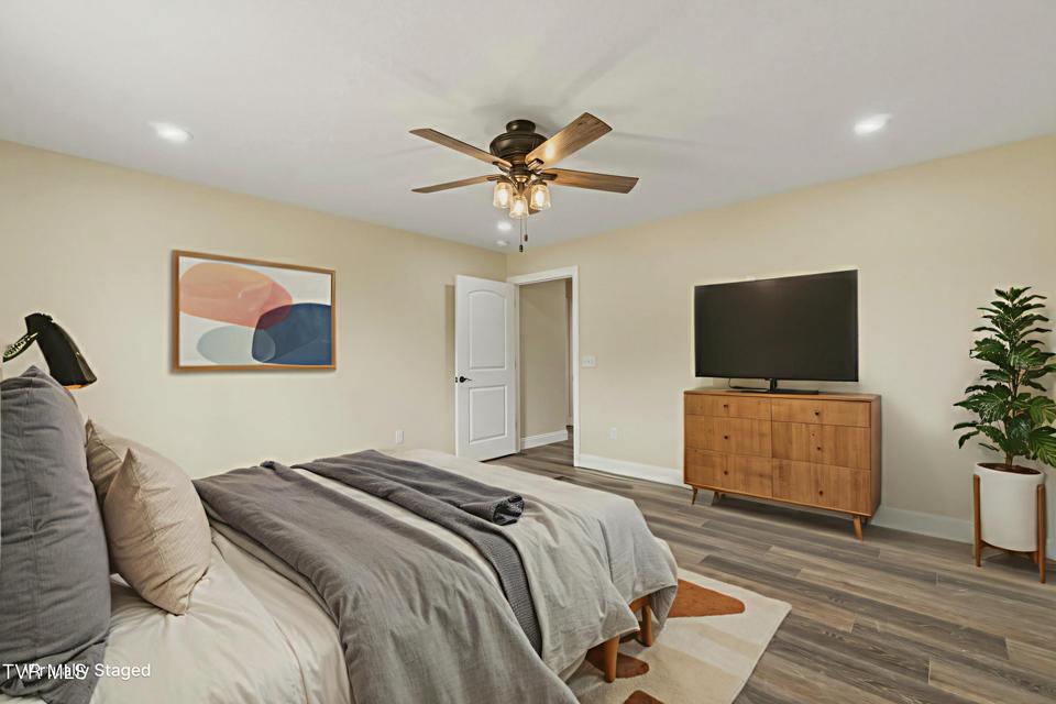 Photo #33: 410 Gibson Loop