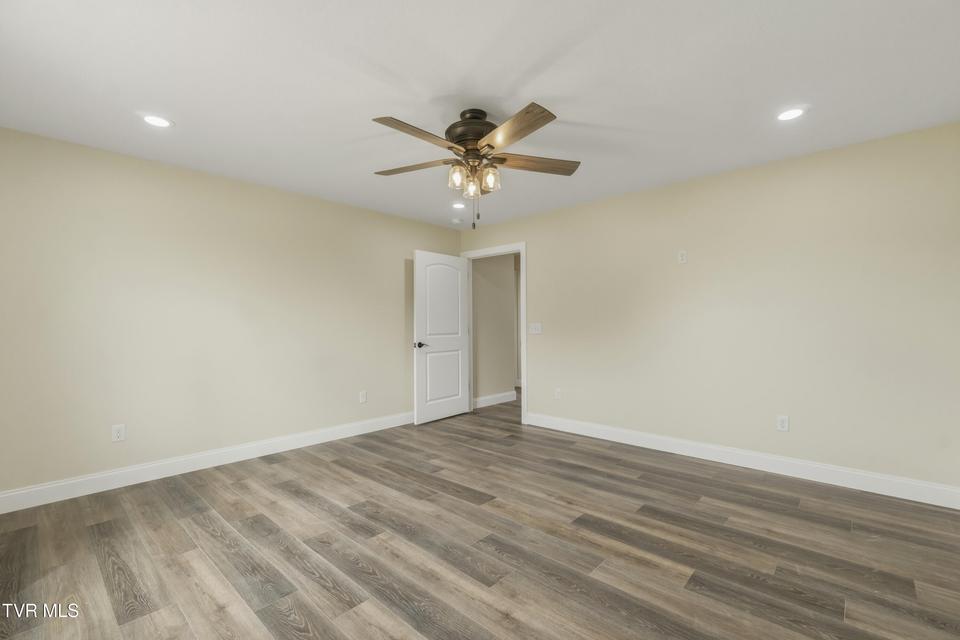 Photo #34: 410 Gibson Loop