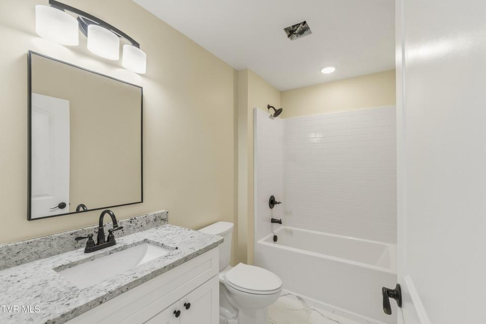 Photo #38: 410 Gibson Loop