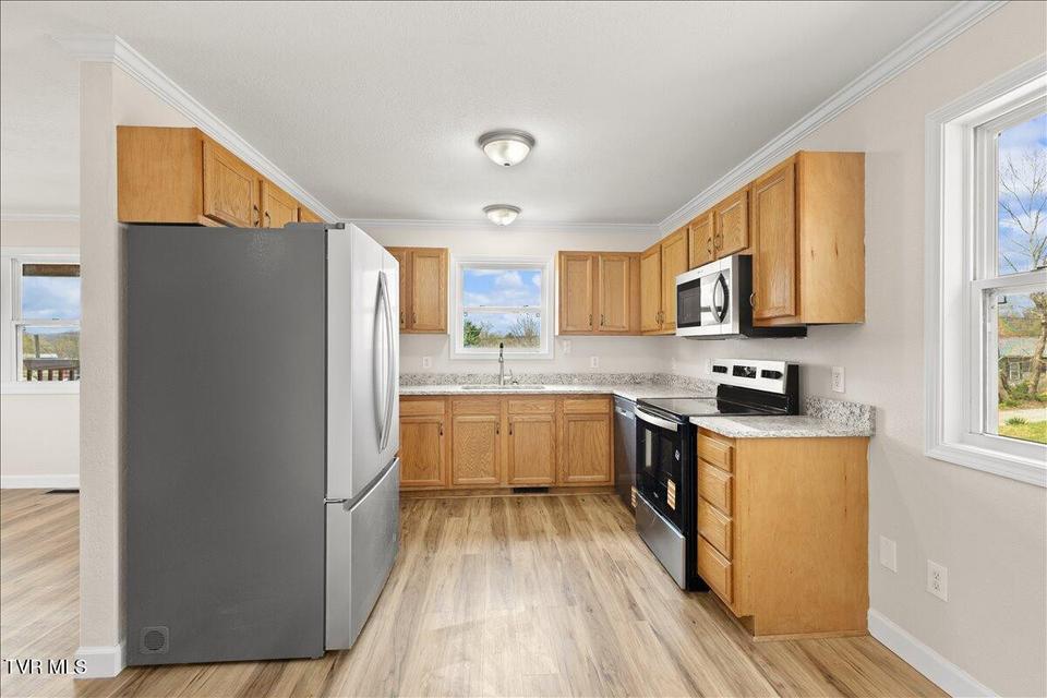 Photo #27: 108 Lily Street