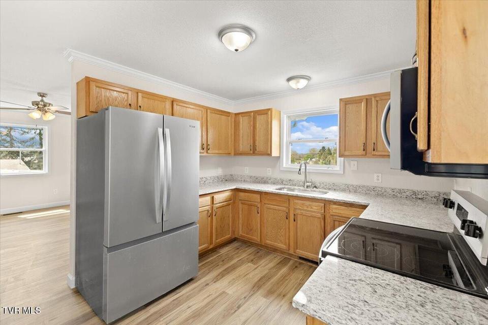 Photo #28: 108 Lily Street