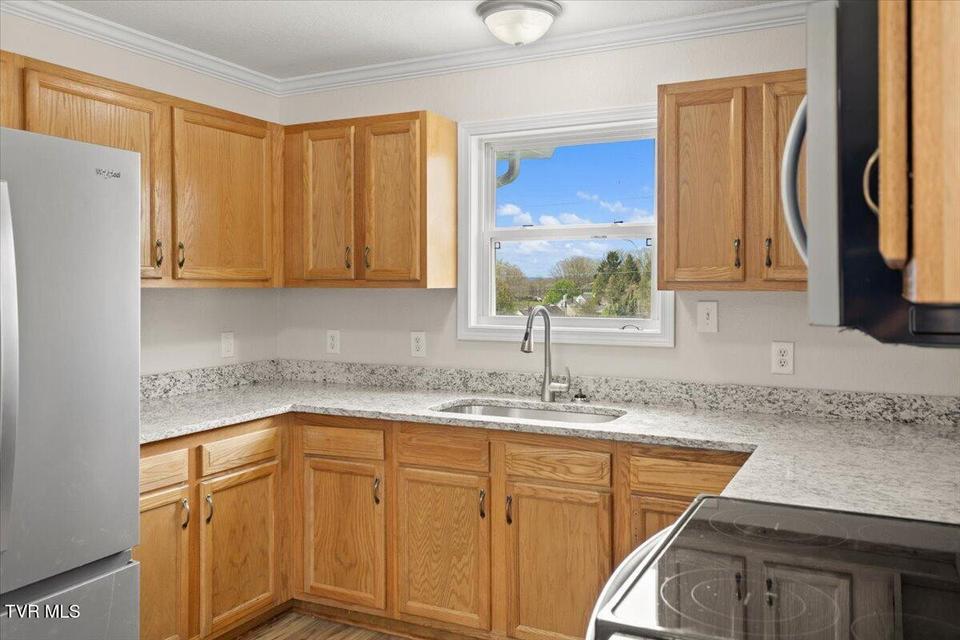 Photo #29: 108 Lily Street