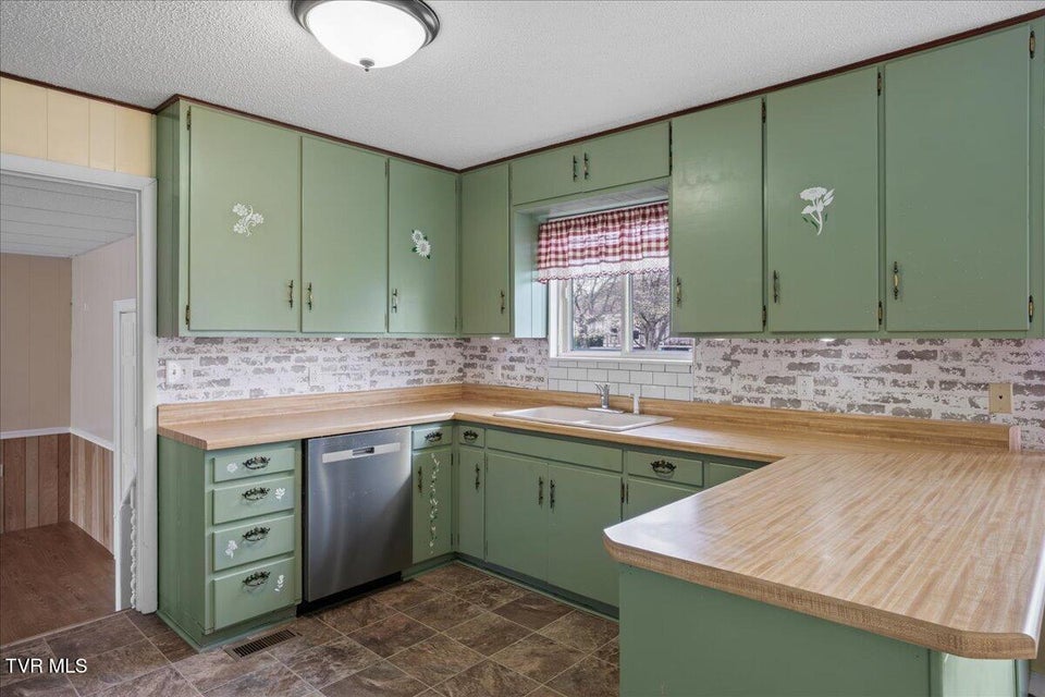 Photo #33: 345 Arrowood Road