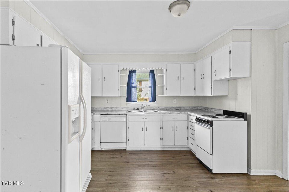 Photo #14: 568 Old Airport Road