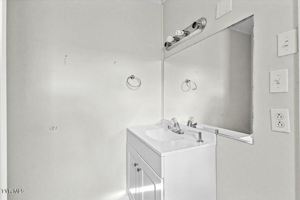 Photo #19: 568 Old Airport Road