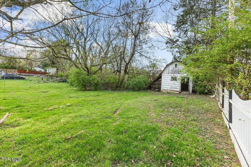 Photo #27: 568 Old Airport Road