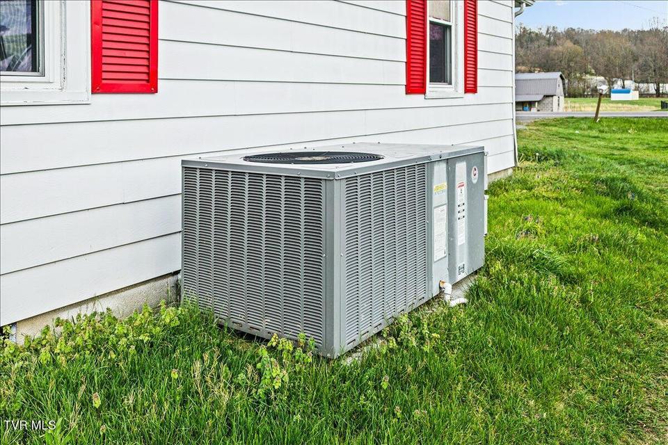 Photo #24: 568 Old Airport Road