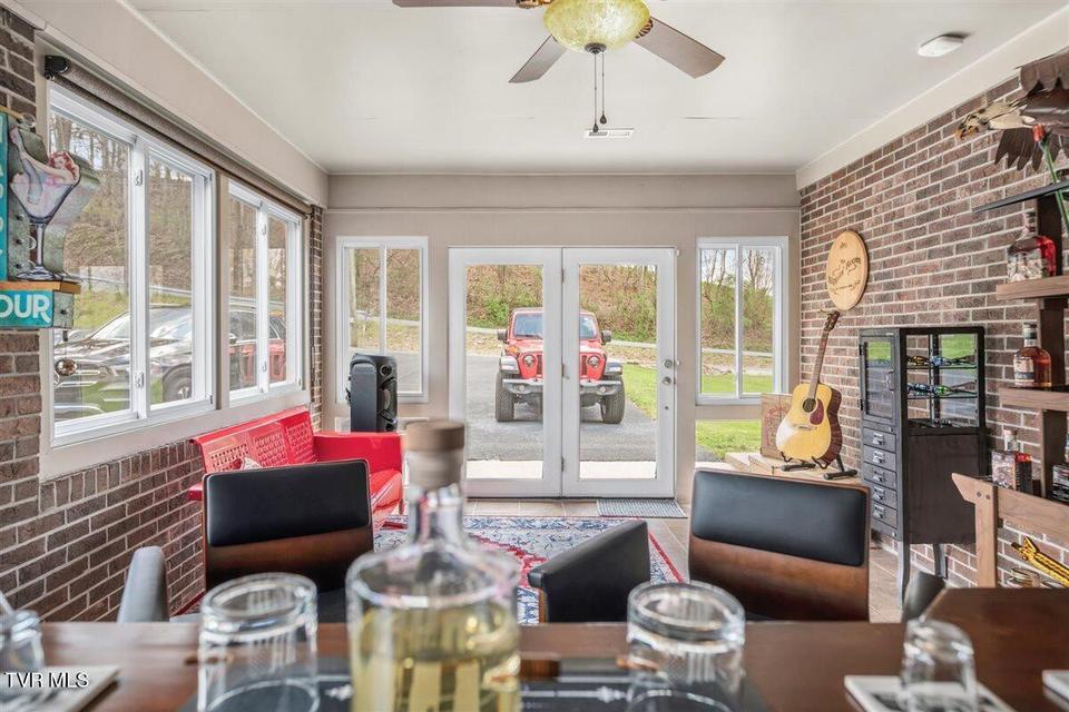 Photo #29: 109 Valmar Road