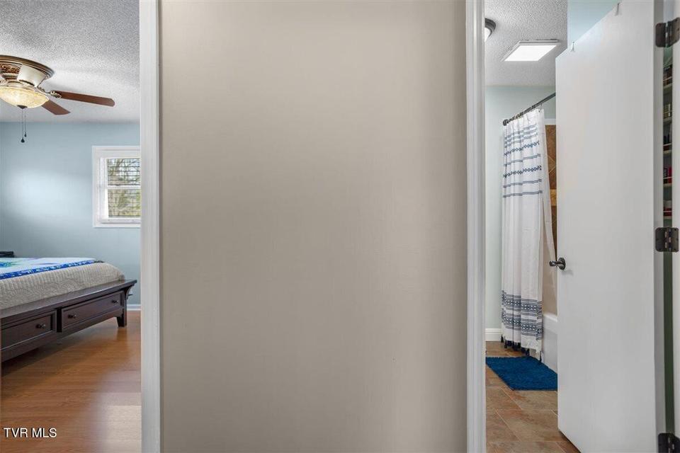 Photo #34: 109 Valmar Road