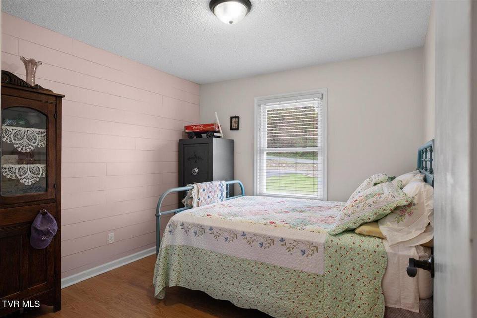 Photo #36: 109 Valmar Road