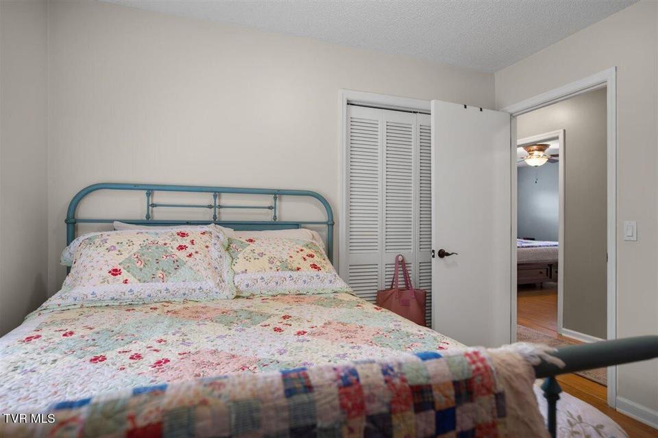 Photo #35: 109 Valmar Road