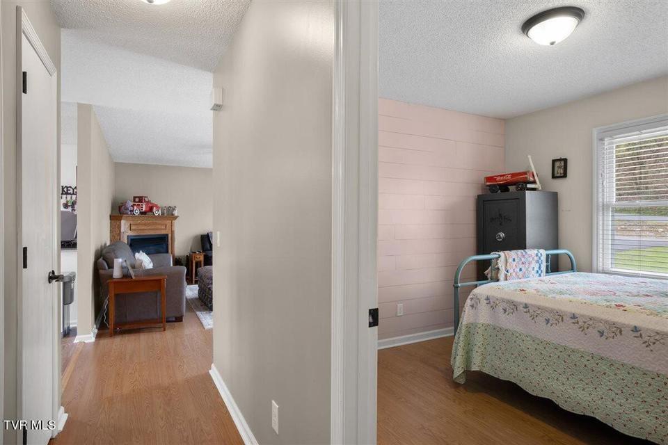 Photo #33: 109 Valmar Road