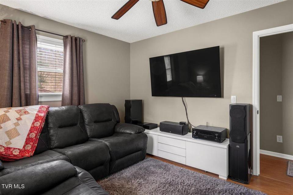 Photo #39: 109 Valmar Road