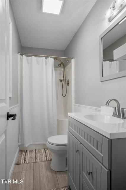 Photo #44: 109 Valmar Road