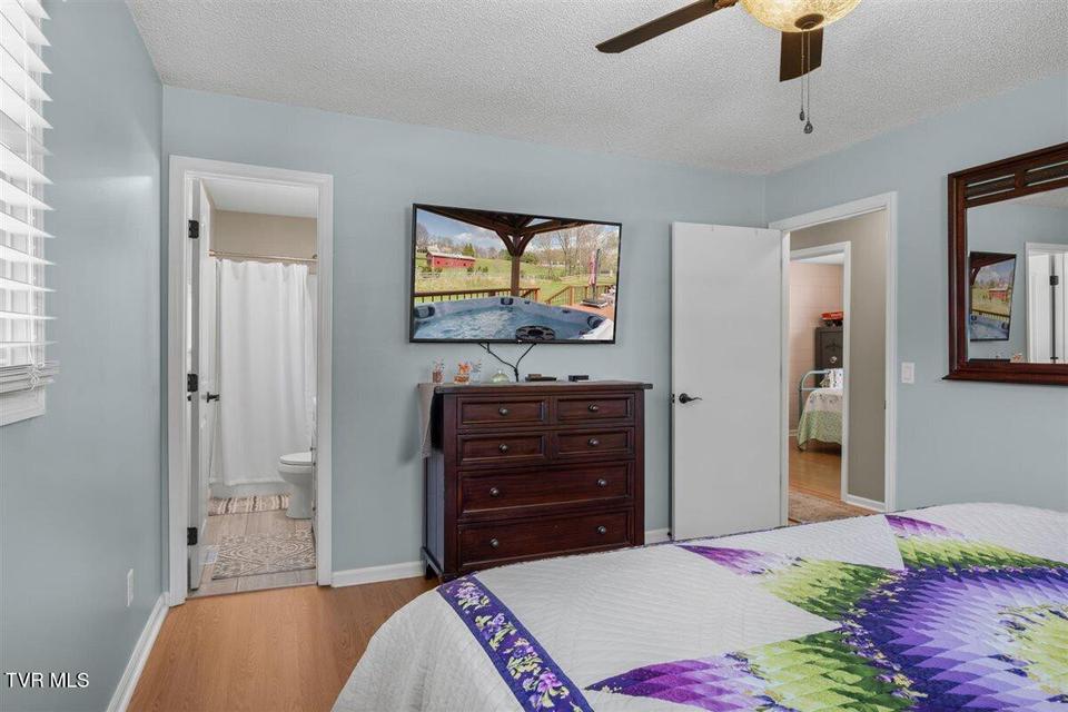 Photo #43: 109 Valmar Road