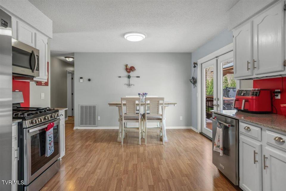 Photo #18: 109 Valmar Road