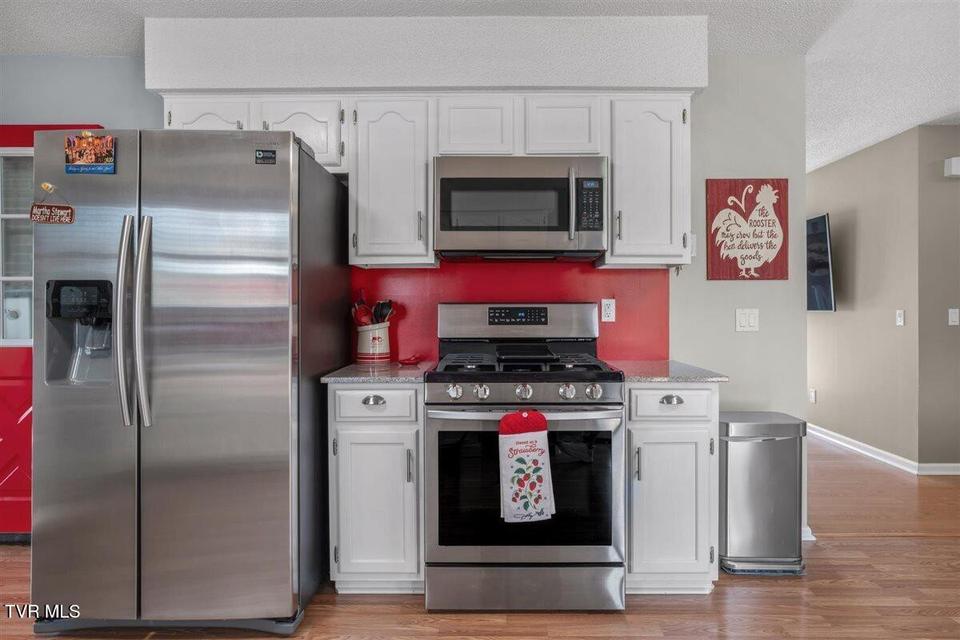 Photo #17: 109 Valmar Road