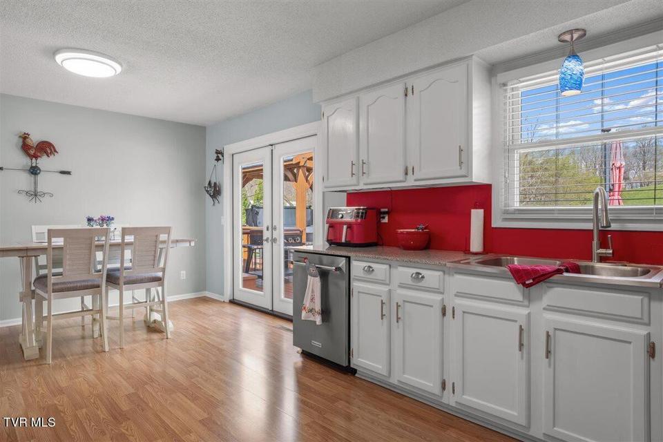 Photo #10: 109 Valmar Road