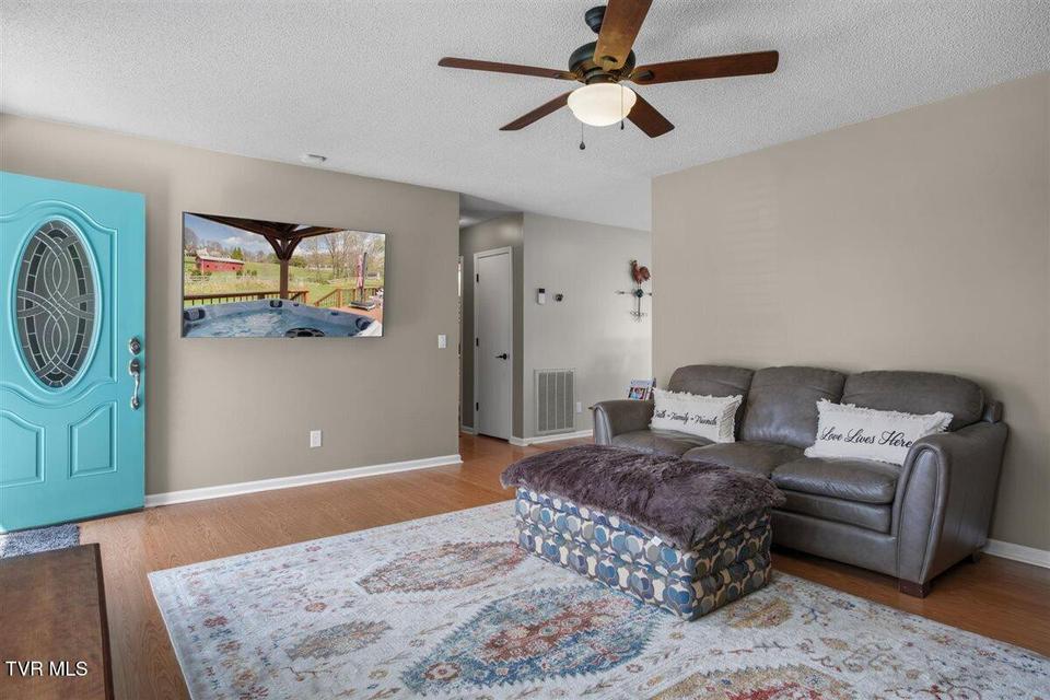 Photo #7: 109 Valmar Road