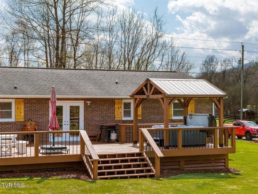 Photo #48: 109 Valmar Road