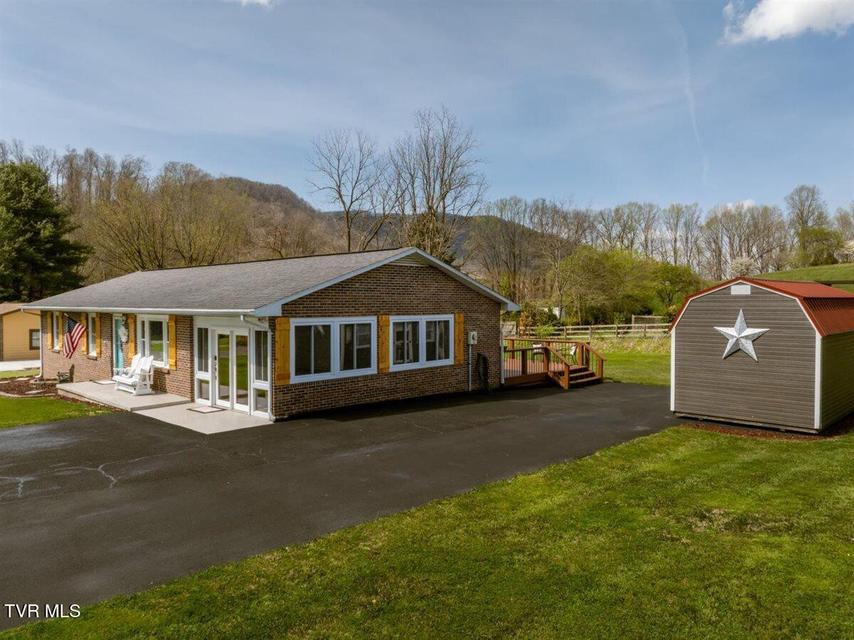 Photo #53: 109 Valmar Road