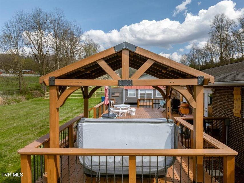 Photo #51: 109 Valmar Road