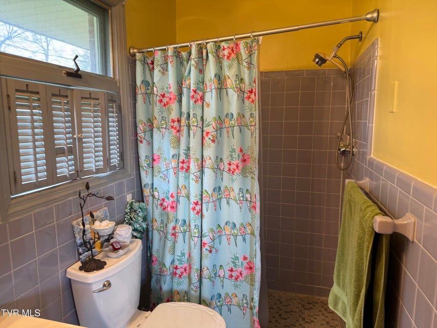 Photo #17: 408 Forest Hills Drive