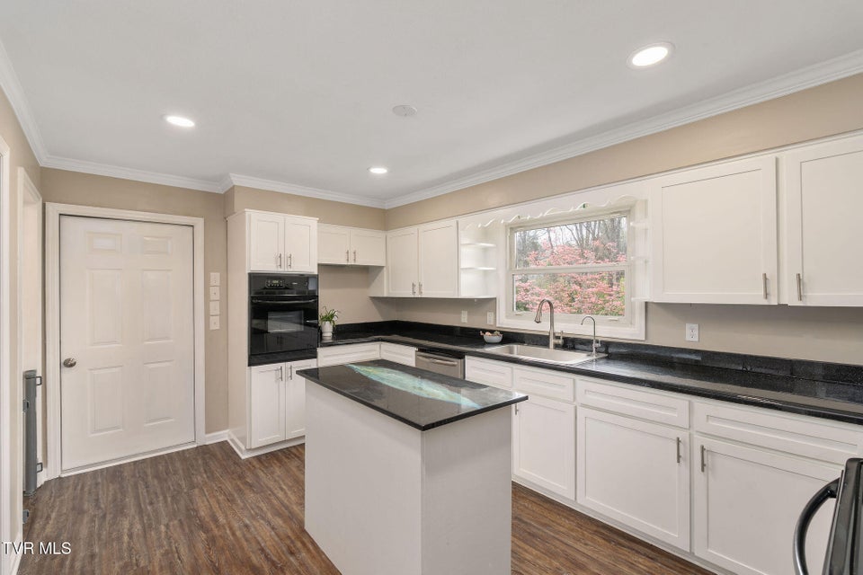 Photo #11: 906 Althea Street