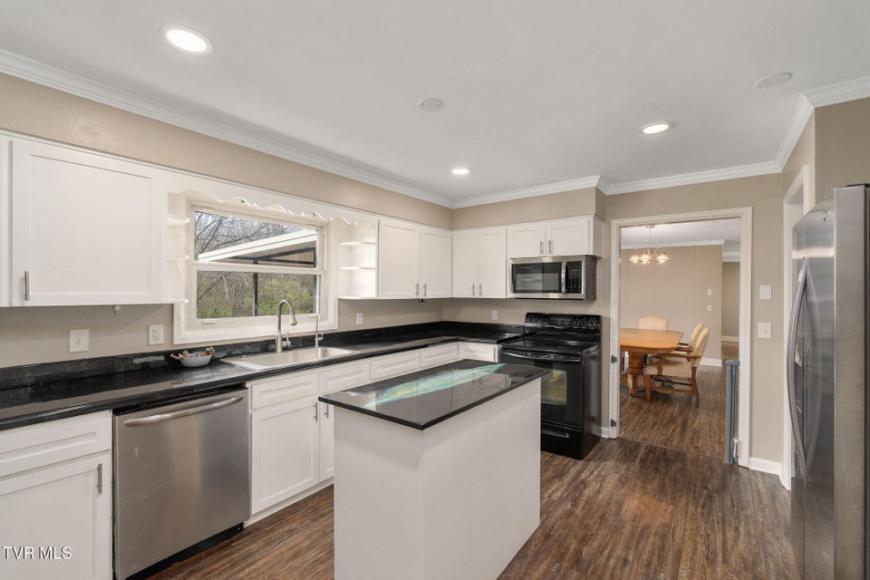 Photo #17: 906 Althea Street