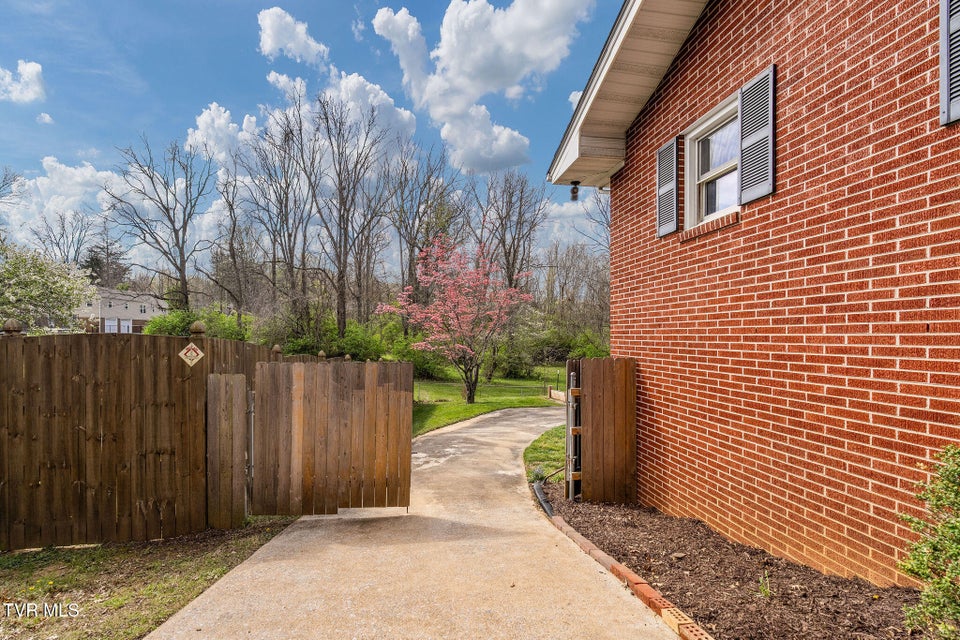 Photo #69: 906 Althea Street