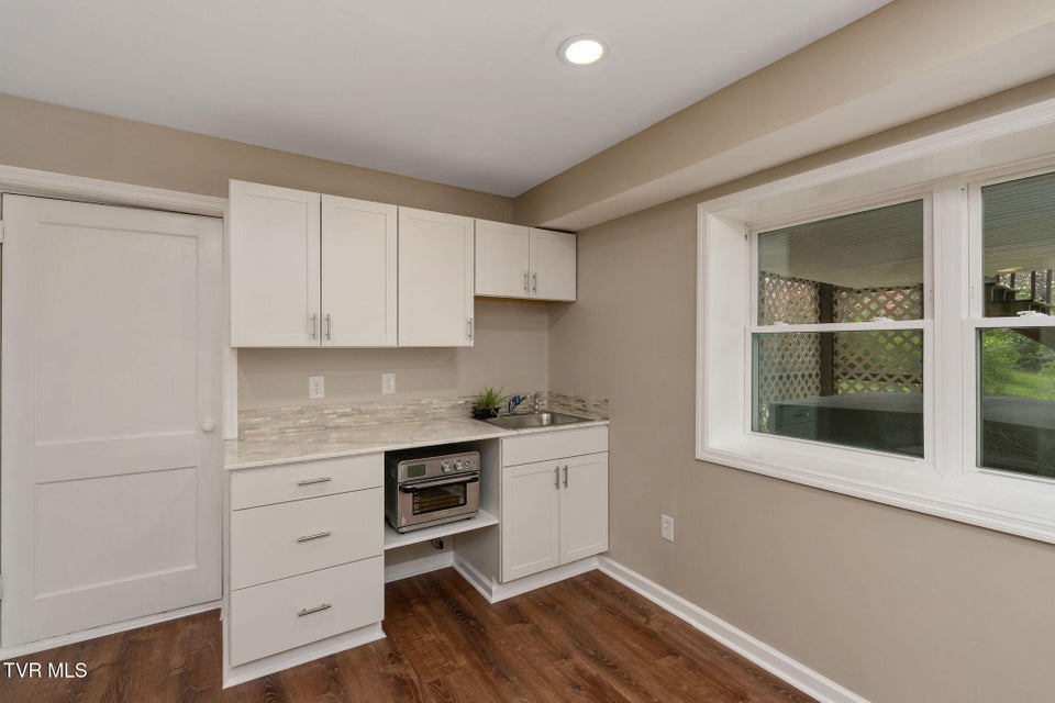 Photo #40: 906 Althea Street